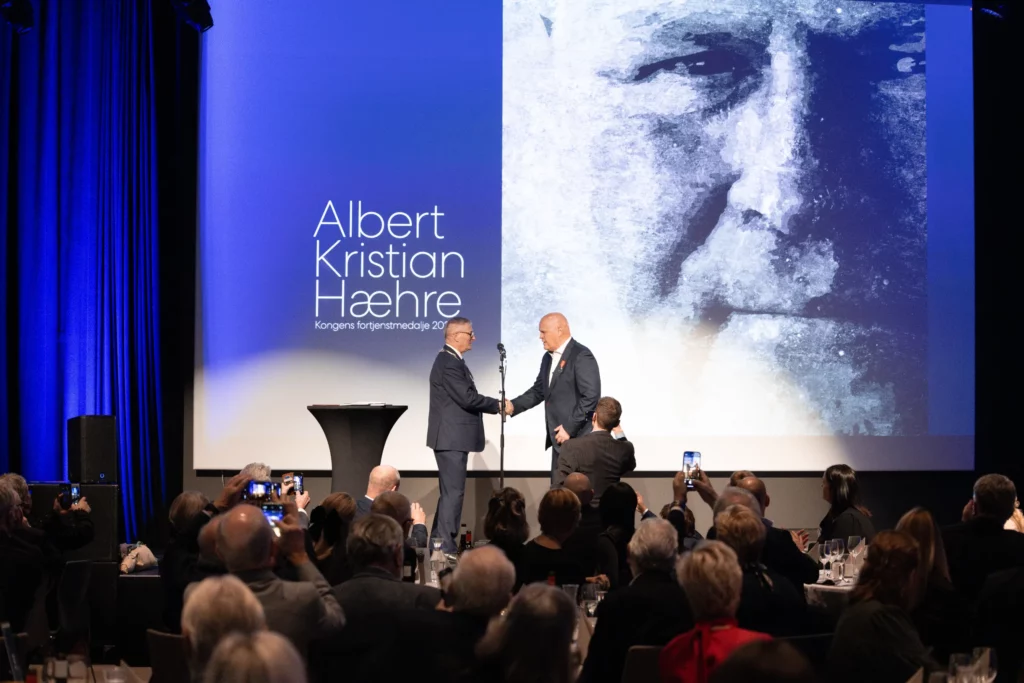 Albert Hæhre hedret med Kongens fortjenstmedalje